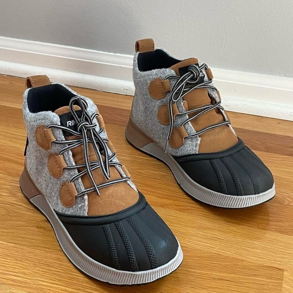 Women's Waterproof Ankle Duck Booties in Brown and Black - Picture 6 of 7